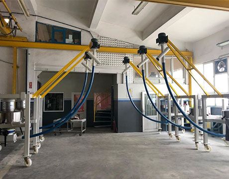 Pneumatic Vacuum Conveying System Auto Feeding Screw Conveyor For Powder And Pellet